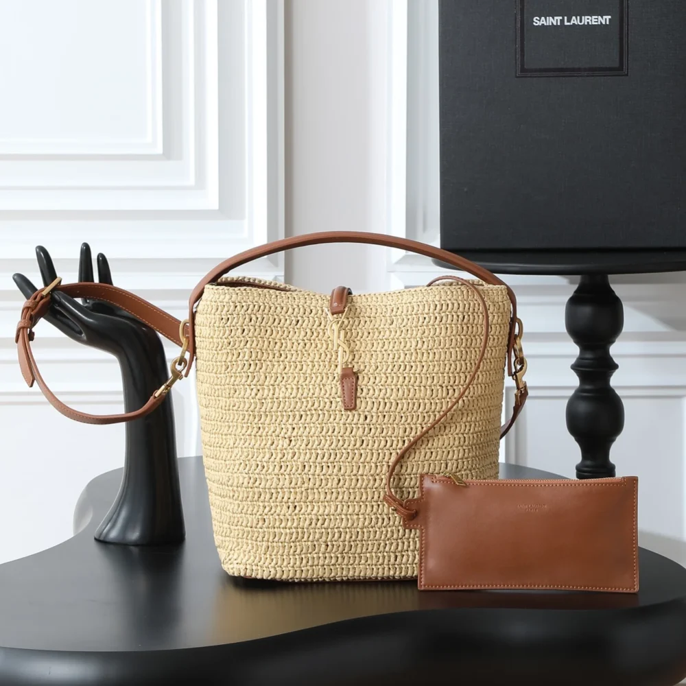 LE 37 mini in raffia