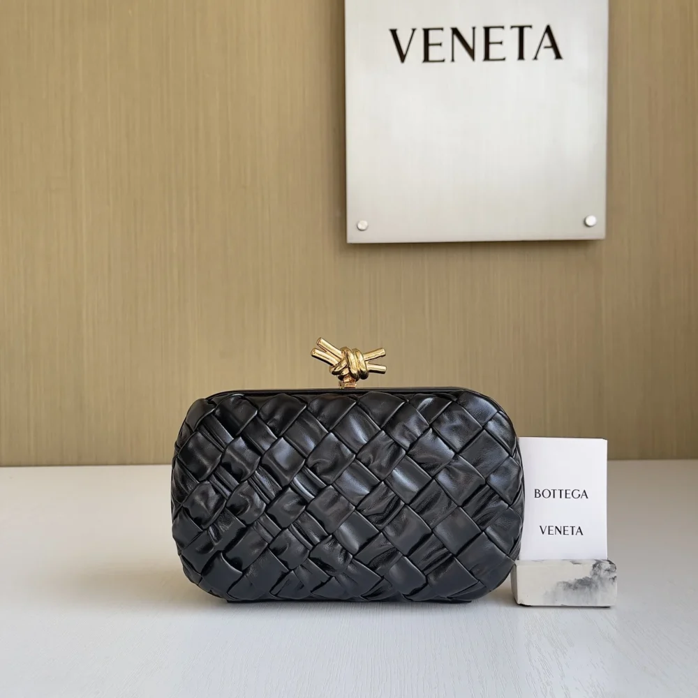 Bottega Veneta (BV) Knot