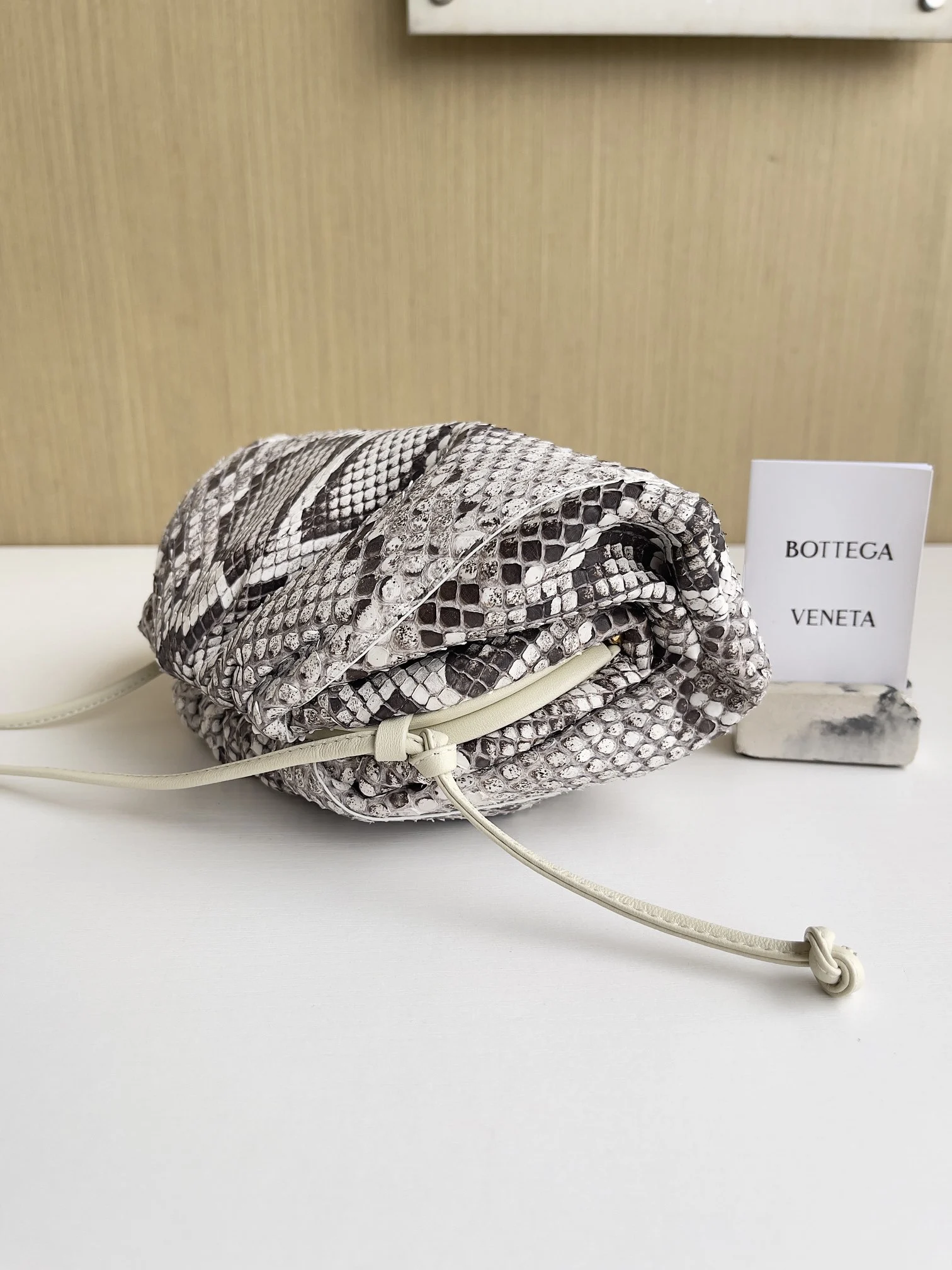 Bottega Veneta Tosca Shoulder Bag Bottega Veneta Tosca Shoulder Bag