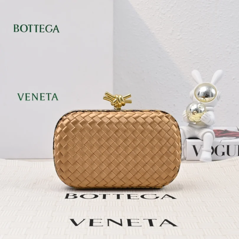 Bottega Veneta knot